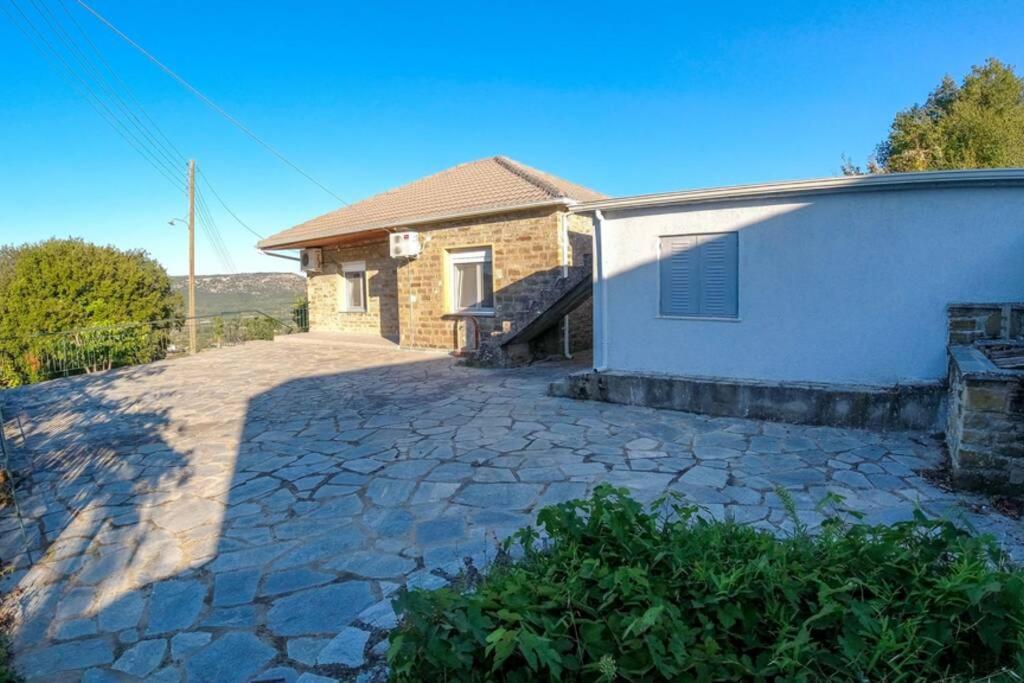 Breathtaking Lake View Cottage With A Fireplace Next To Ioannina City! Ngoại thất bức ảnh