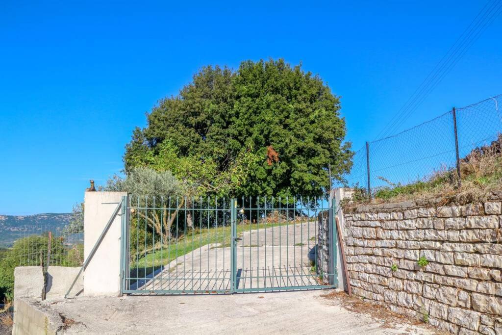 Breathtaking Lake View Cottage With A Fireplace Next To Ioannina City! Ngoại thất bức ảnh